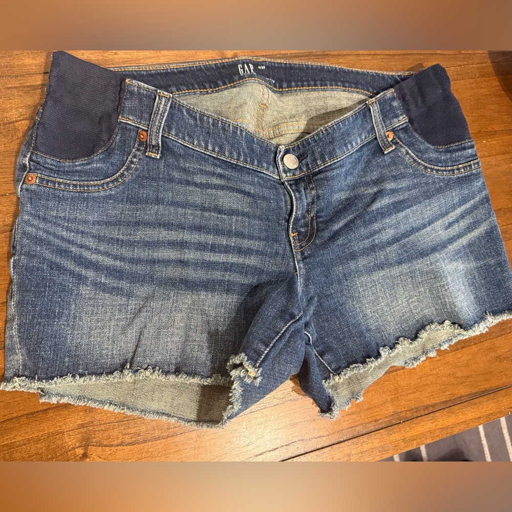 Gap 4" Maternity Inset Panel Denim Shorts with Raw Hem